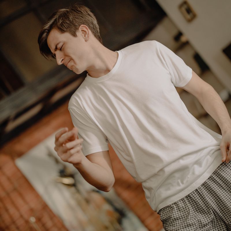 V-Neck Essential Tee
